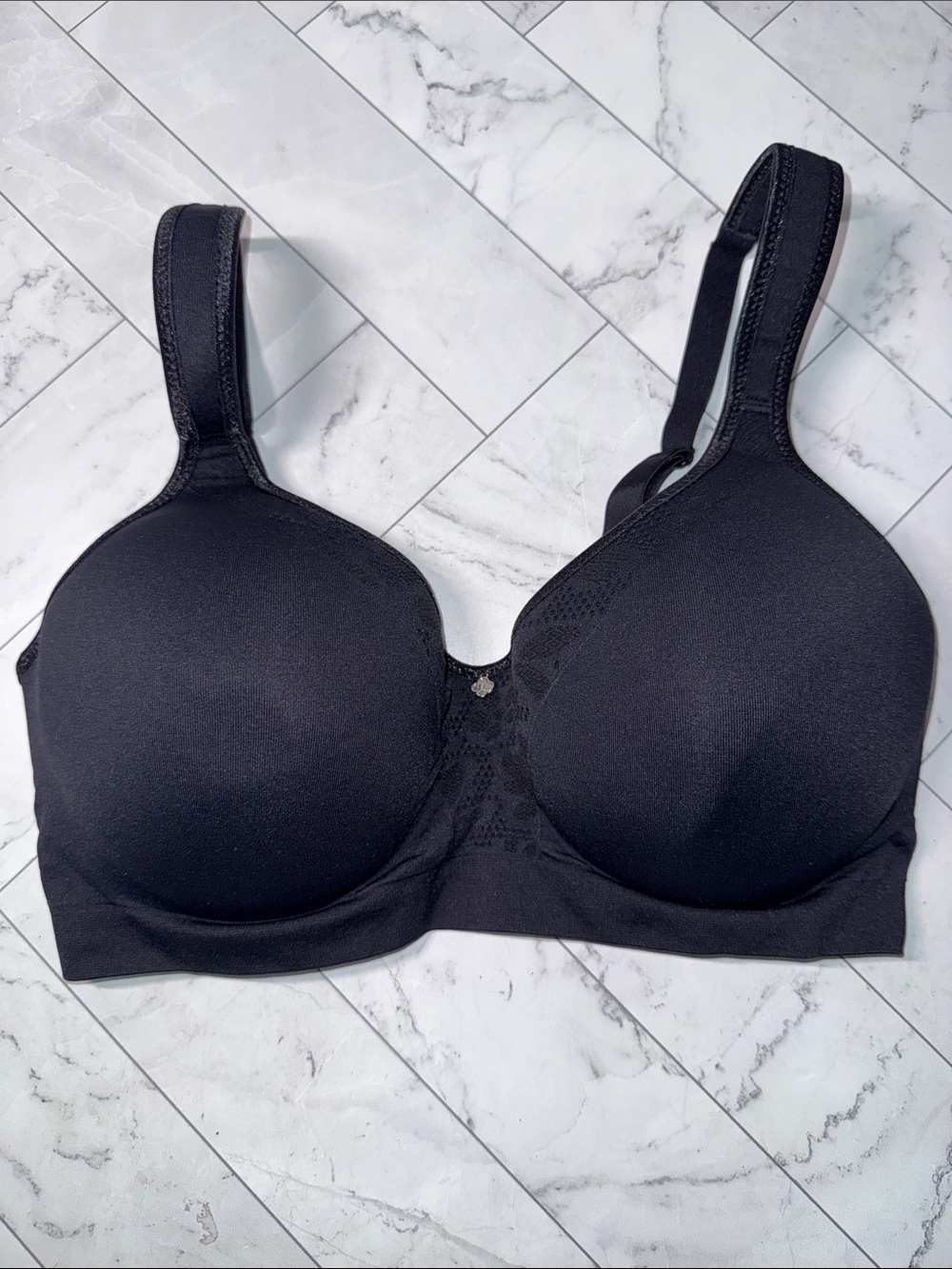 NWT Breezies Seamless Lace Comfort Underwire T-shirt Bra Black 38D